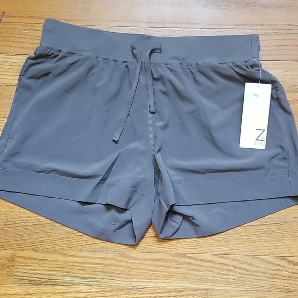 NWT Z by Zella Take a Hike Shorts Size Medium